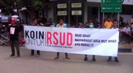 Aksi kumpul koin saat RSUD kehabisan persediaan obat-obatan tahun lalu (foto kkc)