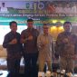 Ketua BMKB Edi Chandra dan tokoh penggagas BMKB Imran Chaniago, Syafriadi berpose bersama Bupati H.Mursini usai acara audiensi di Arya Duta Hotel Kamis malam (foto Istimewa)