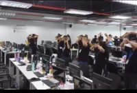 Imigrasi Malaysia mengrebek ratusan warga China yang diduga menjalankan penipuan investasi online (foto StarTv) 