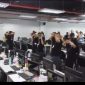 Imigrasi Malaysia mengrebek ratusan warga China yang diduga menjalankan penipuan investasi online (foto StarTv) 