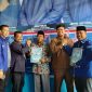 Pasangan Andi Putra - Rofingi menyerahkan berkas pendaftaran sebagai pasangan calon Pilkada di Sekretariat Partai Demokrat Kuansing, Rabu (13/11/2019) sekitar pukul 14.00 wib (Foto istimewa)