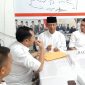 Fahdiansyah Ukup saat menyampaikan berkas pendafataran di Sekretariat Partai Gerindra Kuansing Kamis (14/11/2019) malam. (Foto Istimewa)