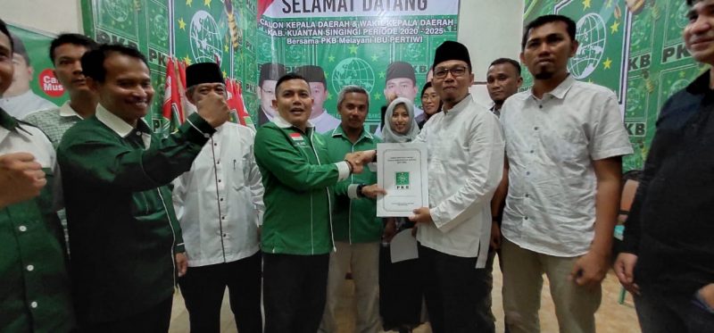 Fahdianssyah Ukup di Sekretariat PKB Kuansing (Foto Istimewa)