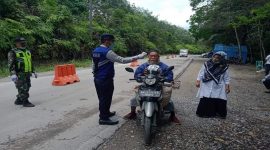 Pemeriksaan di,pintu masuk wilayah Kuansing (Foto Isitimewa) 