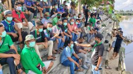 Pengunjung dan peserta lomba pancing (Foto KuansingKita)