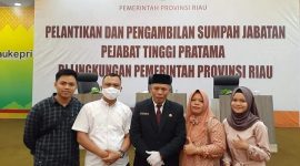 Zul Ikram berasama keluarga seusai prosesi pelantikan (Foto Istimewa) 