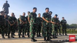 Panglima TNI Marsekal Hadi Tjahjanto melakukan mutasi terhadap 181 perwira tinggi (CNN Indonesia/ Tiara Sutari)
