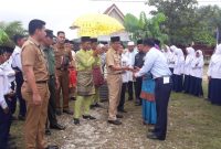 Ilustrasi Bupati Mursini sebelum covid 19 (Foto istimewa) 