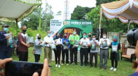 Bupati H.Mursini disela-sela acara launching prduk BUMDes Desa Koto Taluk (Foto dok BUMDes Koto Taluk)