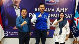 Halim - Komperensi bersama AHY seusai menerima SK dukungan Demokrat (foto dok Demokrat)