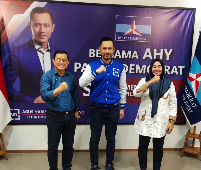 Halim - Komperensi bersama AHY seusai menerima SK dukungan Demokrat (foto dok Demokrat)