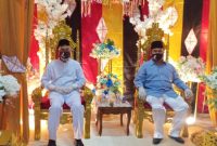 Pasangan Mursini - Indra Putra saat menjalani proses pendaftaran di KPU Kuansing ( Foto Isitmewa) 