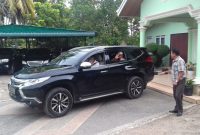 Balon bupati H.Mursini berangkat ke Pekanbaru untuk menjalani pemeriksaan kesehatan (Foto KuansingKita) 