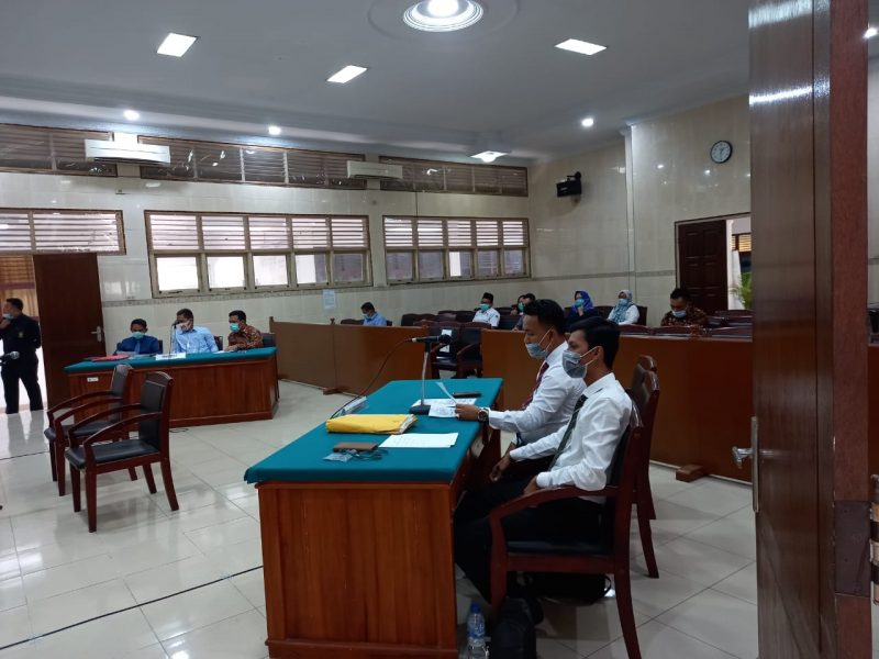 Dua kuasa hukum SA, Fernando dan Rizki Putra di PTTUN Medan (Foto dok ASA)