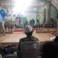 Tokoh Muda Koto Taluk, Wahyu Diputra mnyampaikan pidato politik dalam pertemuan dialogis di Desa Koto Taluk Minggu malam (Foto KuansingKita) 