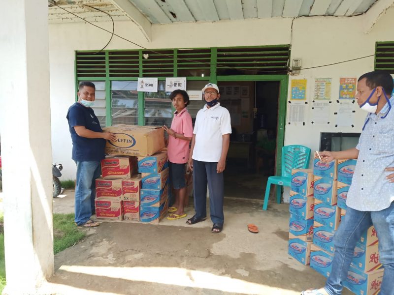 Cawabup Bermitra, Indra Putra serahkan bantuan untuk korban banjir Rambahan (Foto dok Bermitra)