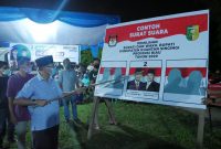 Calon bupati H. Mursini di Desa Seberang Taluk Foto KuansingKita)