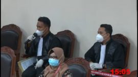 Kuasa Hukum ASA Dody Fernandi dan Ade Yan Yan Hasbullah SH saat bersidang di Mahkamah Konstitusi (Foto Istimewa)