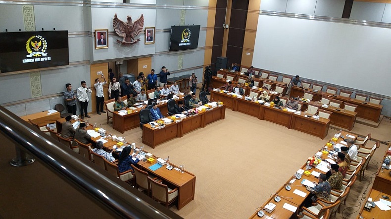 Rapat Kerja Komisi II DPR RI  (Foto Kompas)