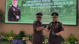 Hadiman usaai pelantikan di Kejati Jawa Timur (Foto Istimewa) 
