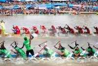 Pacu jalur di gelanggang Tepian Nerosa Telukkuantan (Foto Istimewa)