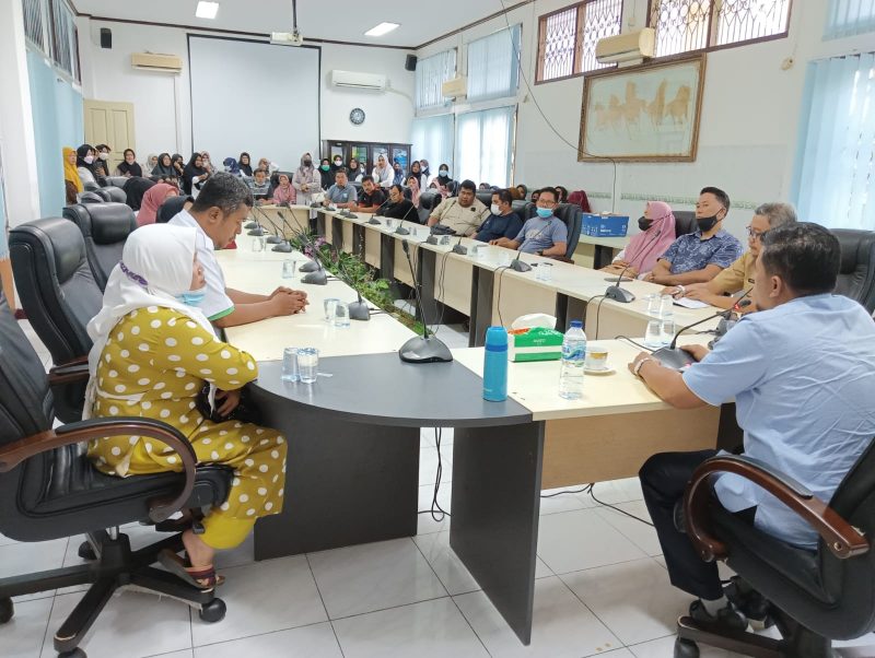 Ratusan Calon P3K Tenga Guru mengadu ke DPRD Kunsing (foto Istimewa)