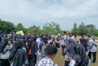  Ratusan calon PPPK unjuk rasa di lapangan upacara Pemkab Kuansing (Foto Mutriaka/Rtv)