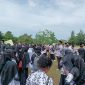  Ratusan calon PPPK unjuk rasa di lapangan upacara Pemkab Kuansing (Foto Mutriaka/Rtv)