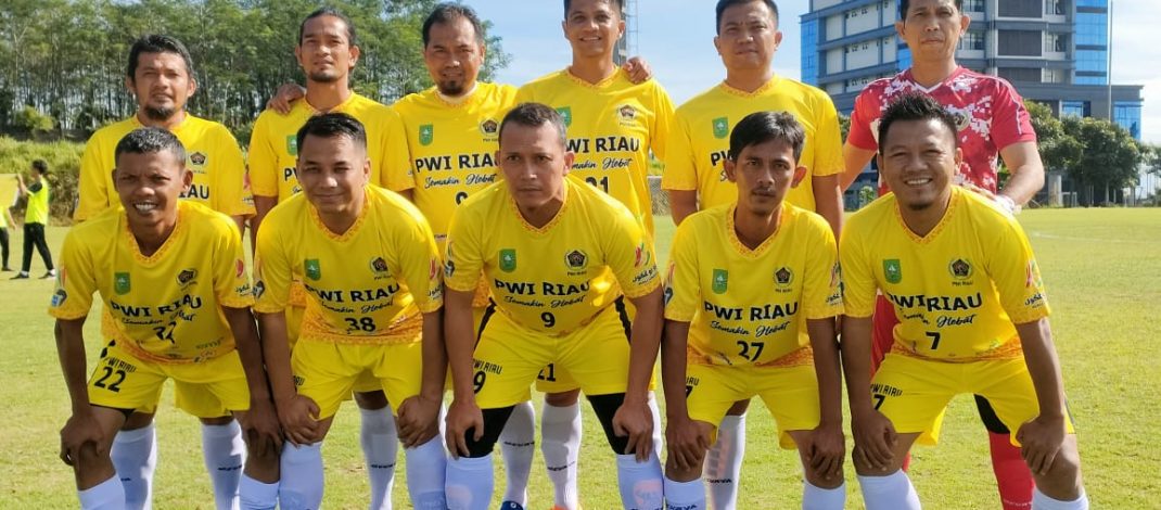 Di Lapangan Brawijaya Malang, Tim Sepakbola Riau Tekuk Sumsel 4-0